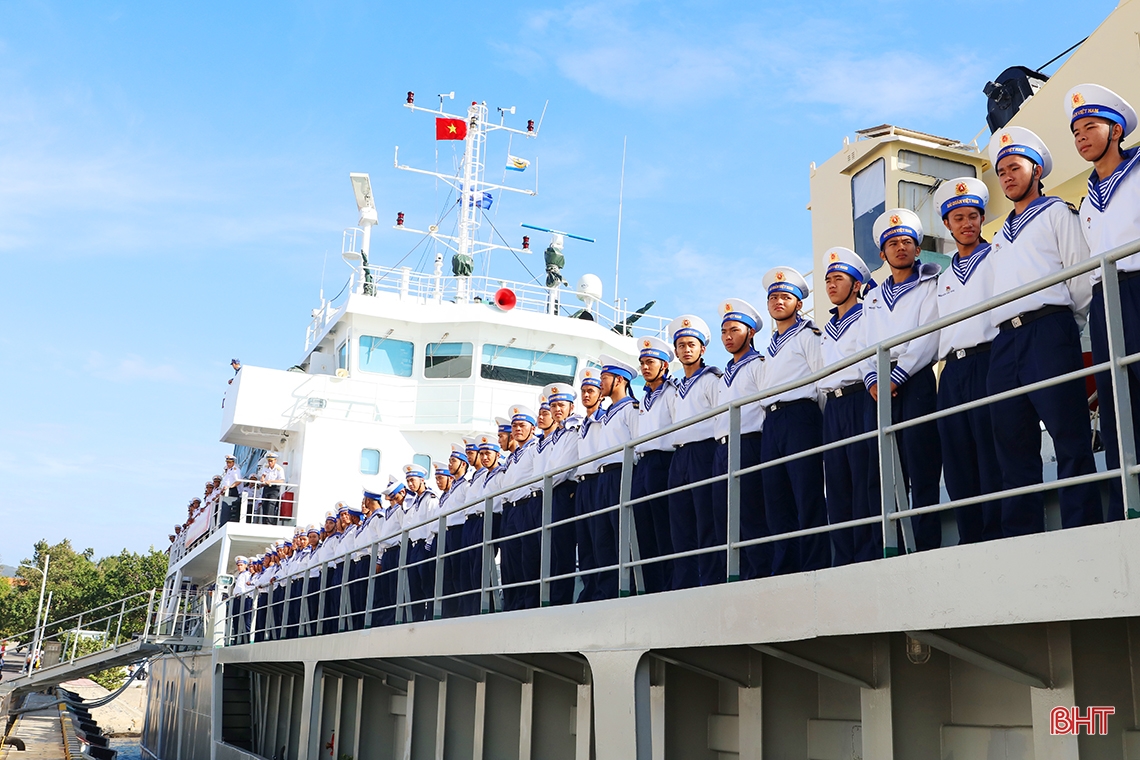 Nhật ký Trường Sa: “Tàu ra là Trường Sa vào tết”