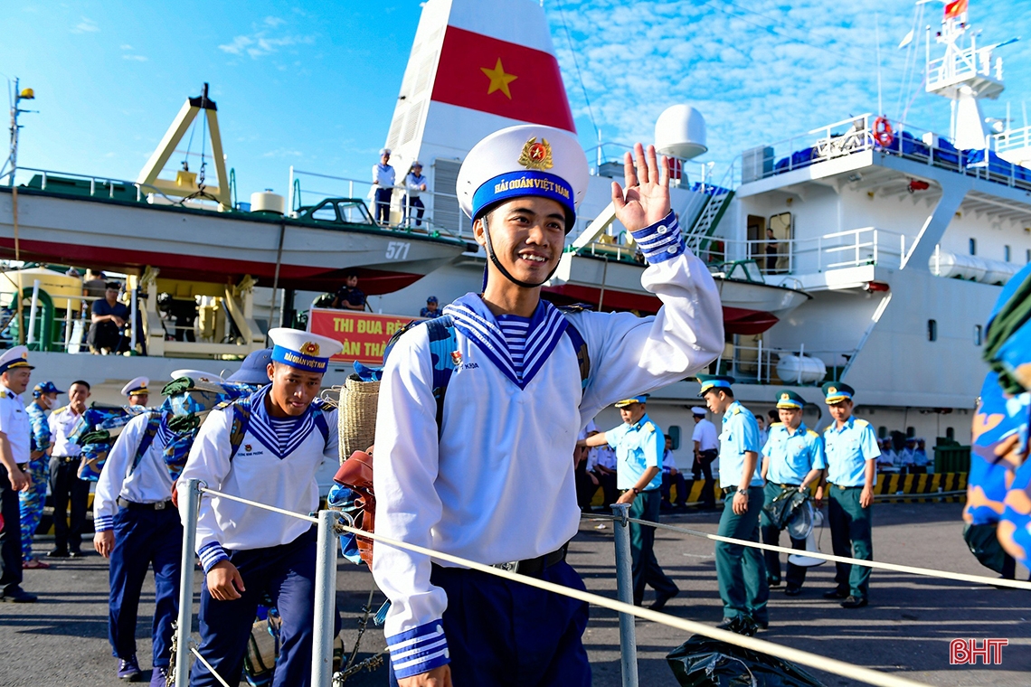 Nhật ký Trường Sa: “Tàu ra là Trường Sa vào tết”