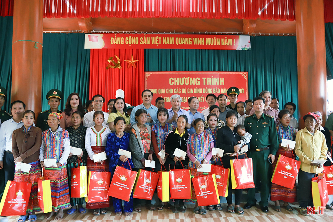 Chủ tịch Ủy ban Trung ương MTTQ Việt Nam: Hương Khê thực hiện tốt nghị quyết về phát huy sức mạnh đoàn kết dân tộc