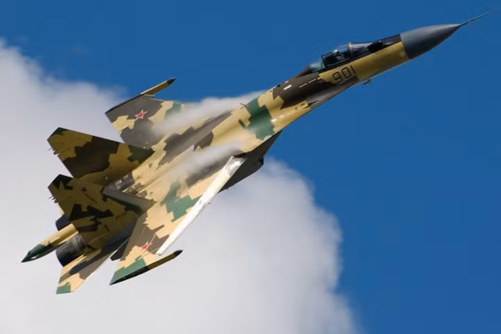 sieu tiem kich su 35 vu khi thong tri bau troi cua khong quan nga