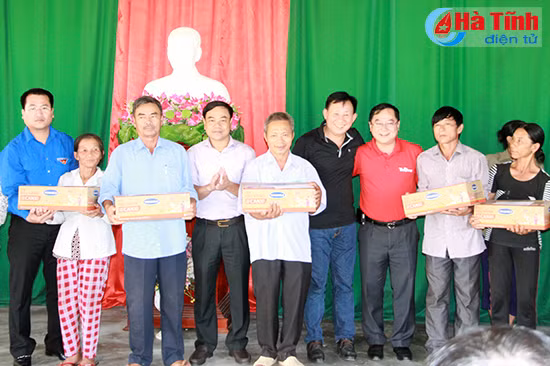 cac dia phuong don vi tiep tuc ho tro nguoi dan vung lu ha tinh