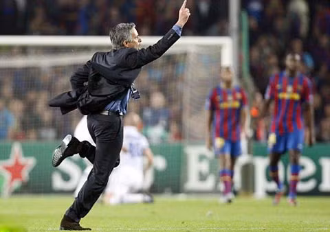 mourinho gap lai chelsea moi duyen lanh am mui thuoc sung