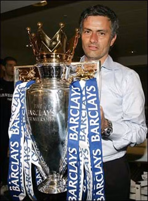 mourinho gap lai chelsea moi duyen lanh am mui thuoc sung