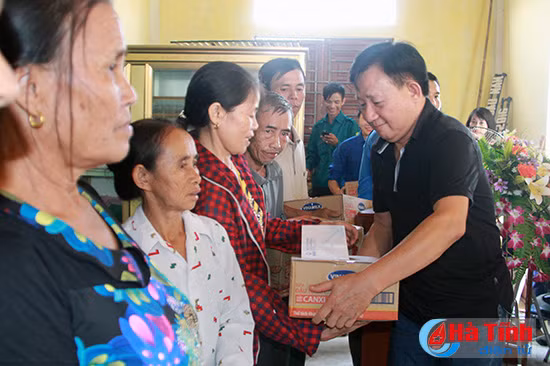 cac dia phuong don vi tiep tuc ho tro nguoi dan vung lu ha tinh