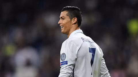 ronaldo tit ngoi real van mo dai tiec tai bernabeu