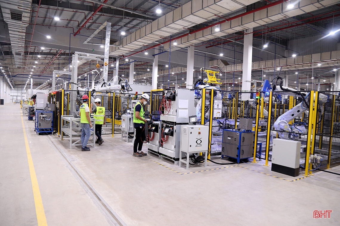 Gần 100 doanh nghiệp, nhà đầu tư tham quan Khu kinh tế Vũng Áng