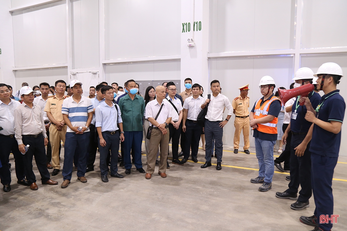 Gần 100 doanh nghiệp, nhà đầu tư tham quan Khu kinh tế Vũng Áng