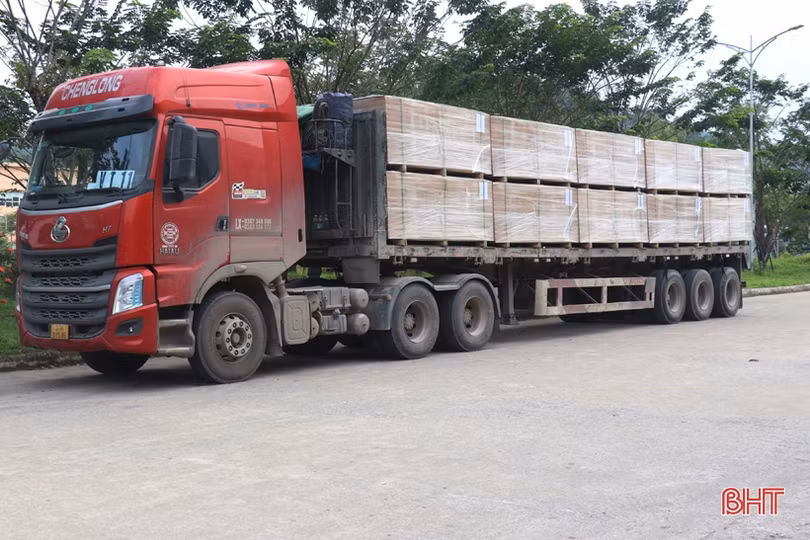 Nhà máy sản xuất gỗ công nghiệp lớn nhất Hà Tĩnh tất bật với đơn hàng cuối năm