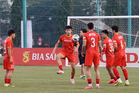 Tuyển Việt Nam không bỏ mục tiêu có điểm trước Ả rập Xê út