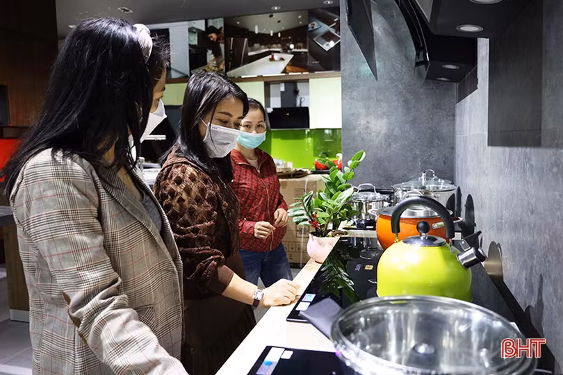 Giá gas tăng, bếp từ đắt khách