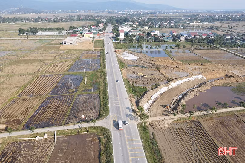 Đảm bảo an toàn giao thông khi thi công nút giao cao tốc Bắc - Nam đoạn qua Hà Tĩnh