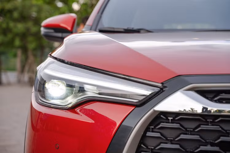 Cận cảnh Toyota Corolla Cross 2021 vừa cập bến Việt Nam