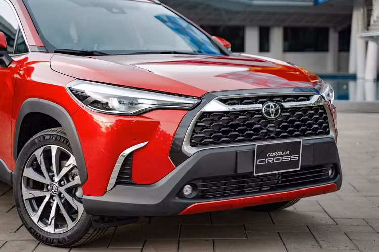 Cận cảnh Toyota Corolla Cross 2021 vừa cập bến Việt Nam