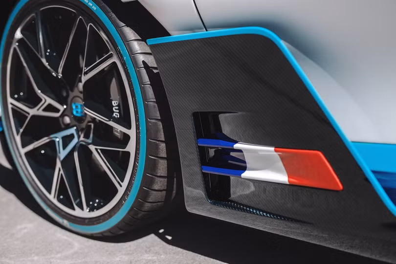 Siêu xe 1.500 mã lực giá 6 triệu USD của Bugatti xuất xưởng