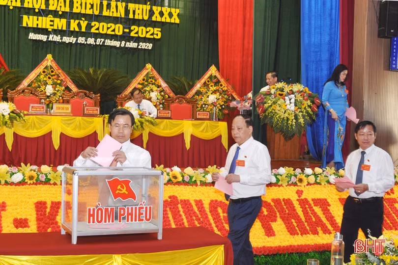 Tạo đột phá, đưa Hương Khê phát triển nhanh, bền vững, sớm đạt chuẩn huyện nông thôn mới