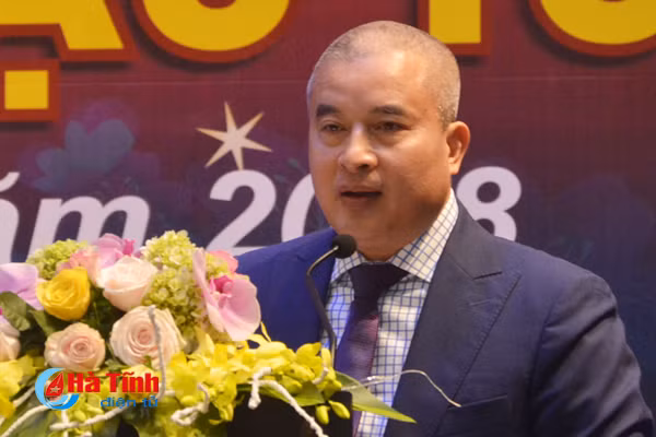nguoi ha tinh o nuoc ngoai la bo phan khong tach roi voi que huong