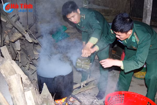 photo vui xuan som tren ban rao tre