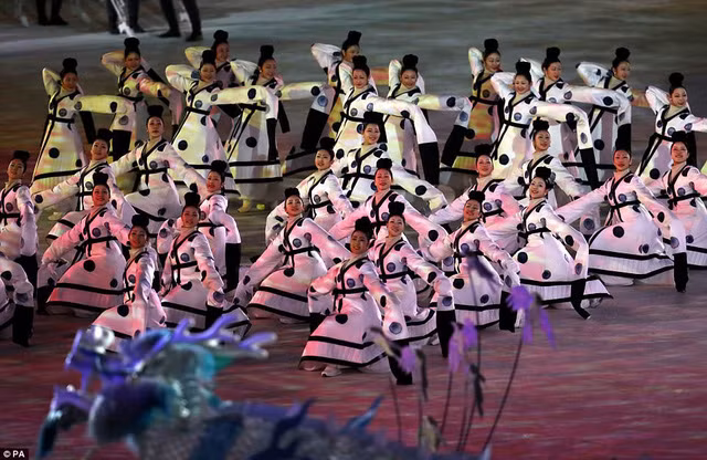 xem lai anh le khai mac day mau sac cua olympic pyeongchang 2018