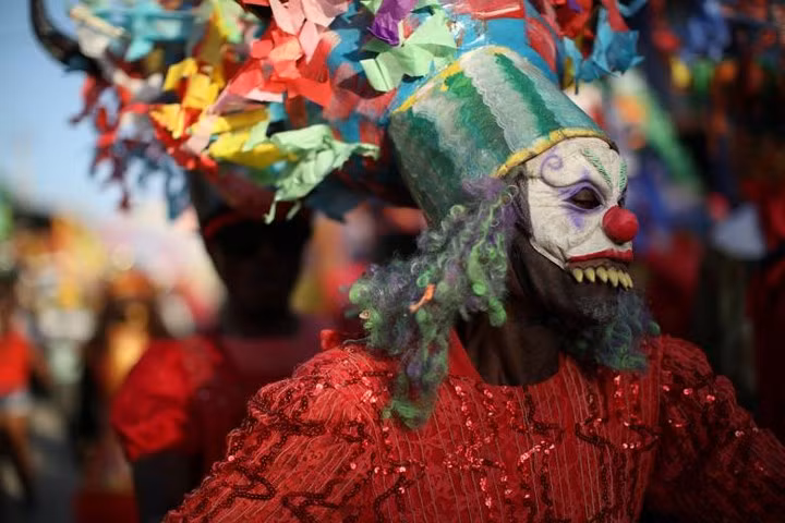 anh nhung le hoi carnival mua xuan ruc ro sac mau tren khap the gioi