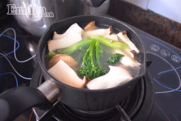 canh nam rau cu thanh dam du chat am bung ngay dong