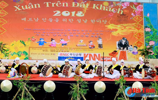 lao dong ha tinh don tet viet tren xu so kim chi