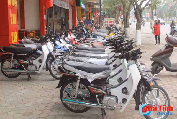 tram lang thi truong xe may ngay can tet o ha tinh