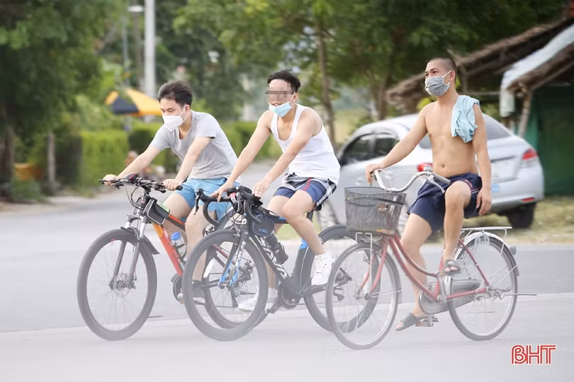 TP Hà Tĩnh: Cần đeo khẩu trang đúng quy định khi tập thể dục nơi công cộng