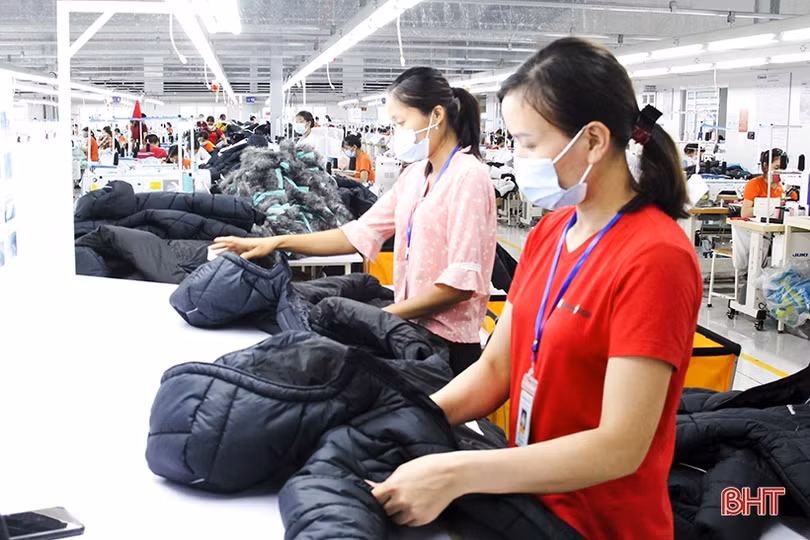 Doanh nghiệp trong cụm công nghiệp ở Đức Thọ nỗ lực đảm bảo mục tiêu kép 