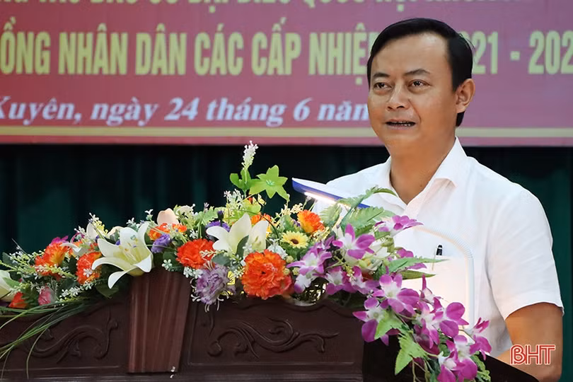 Cẩm Xuyên khen thưởng 61 tập thể, cá nhân trong công tác bầu cử