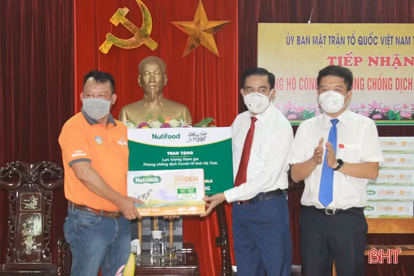 Hà Tĩnh tiếp nhận thêm hơn 3,3 tỷ đồng ủng hộ công tác phòng, chống dịch