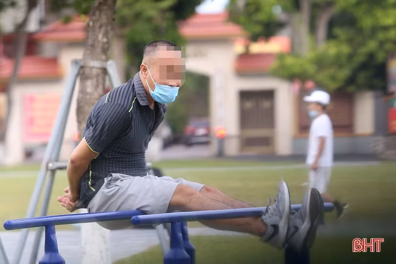 TP Hà Tĩnh: Cần đeo khẩu trang đúng quy định khi tập thể dục nơi công cộng