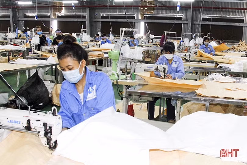Doanh nghiệp trong cụm công nghiệp ở Đức Thọ nỗ lực đảm bảo mục tiêu kép 