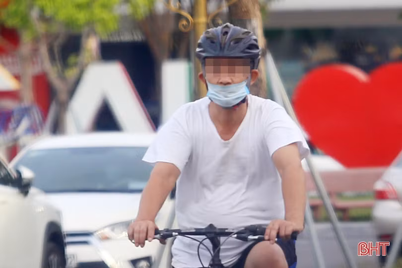 TP Hà Tĩnh: Cần đeo khẩu trang đúng quy định khi tập thể dục nơi công cộng