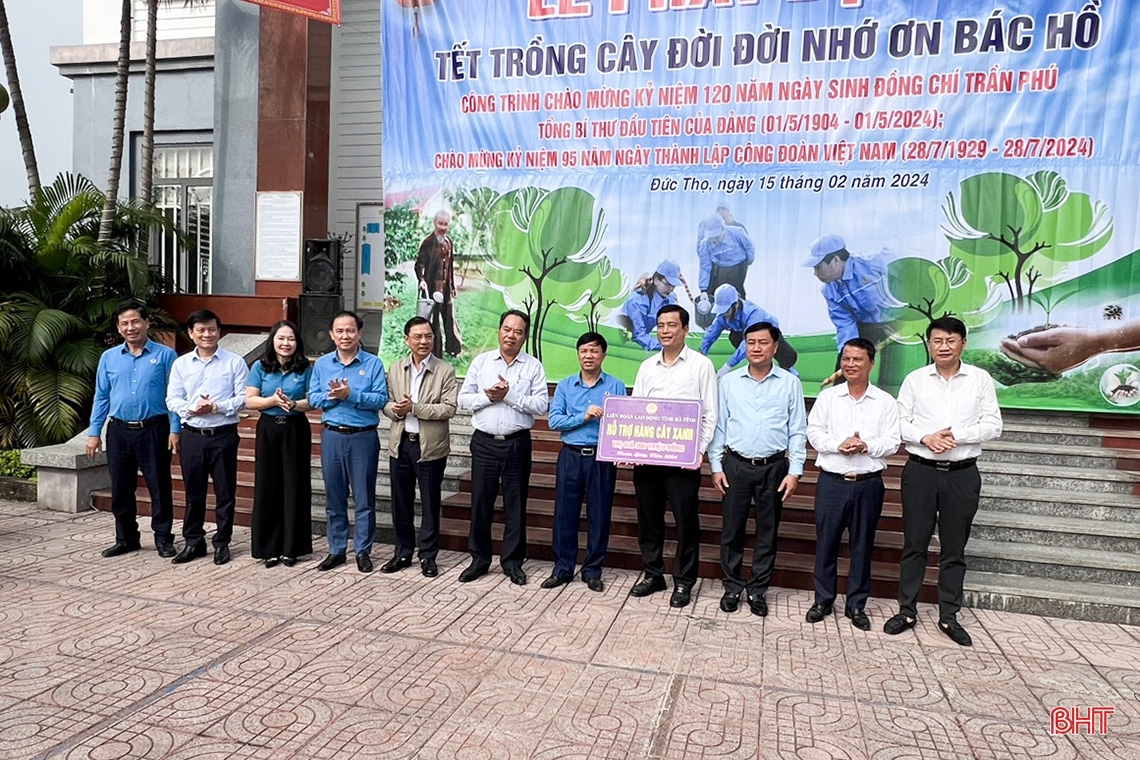 Các địa phương Hà Tĩnh sôi nổi ra quân trồng cây đầu xuân