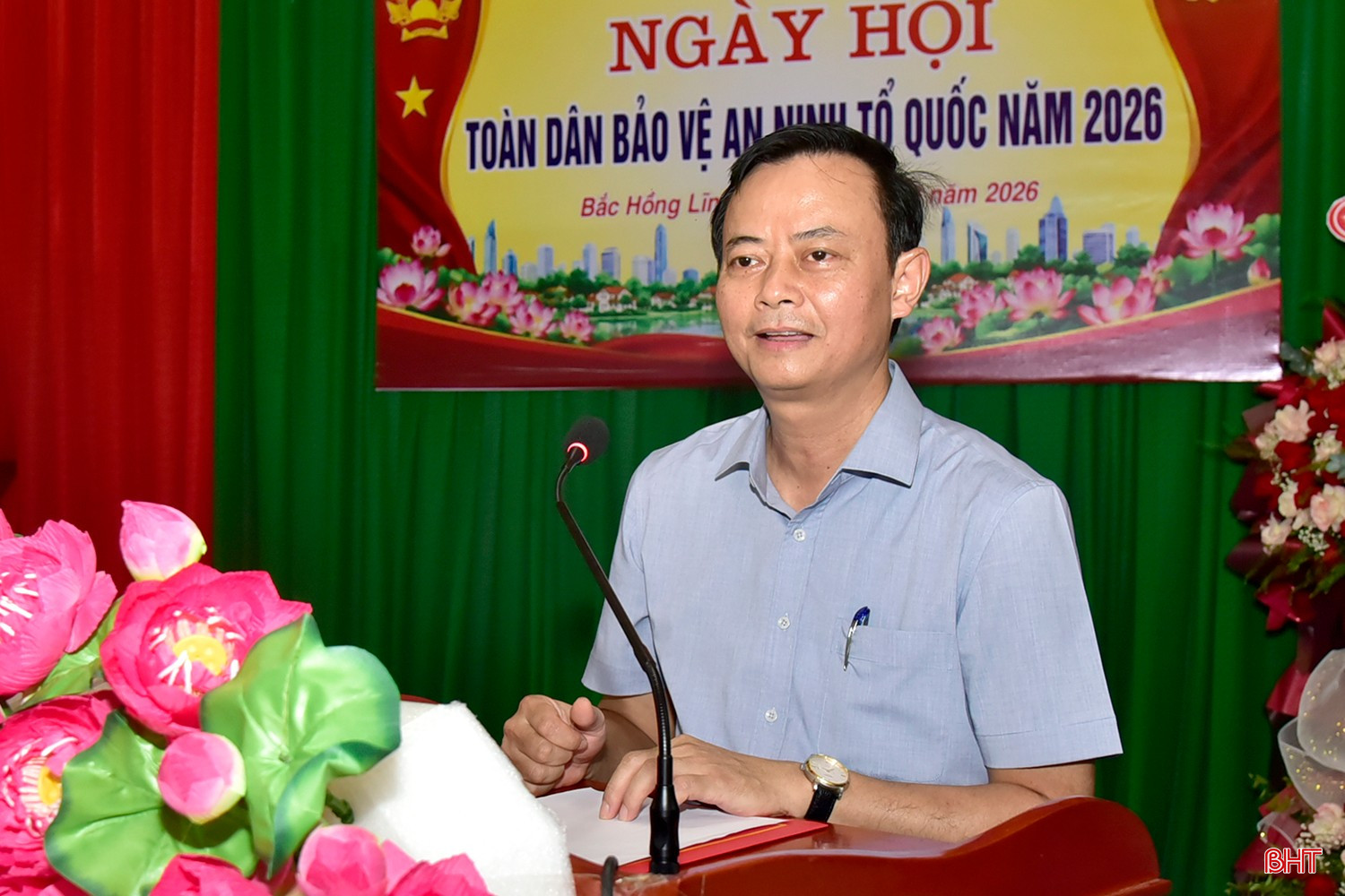 Đồng chí Hà Văn Hùng - Ủy viên BTV Tỉnh ủy, Trưởng ban Tuyên giáo và Dân vận Tỉnh ủy phát biểu tại ngày hội.