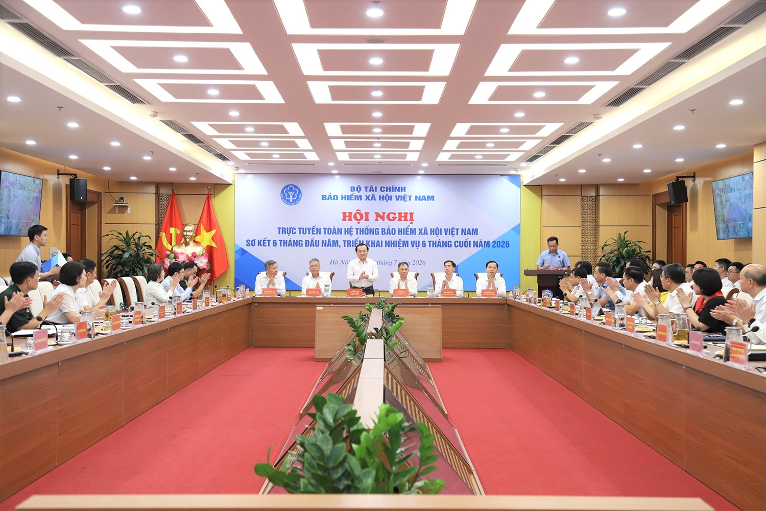 do-bao-phu-bao-hiem-xa-hoi-bao-hiem-y-te-ngay-cang-duoc-mo-rong-20260707081737.jpg