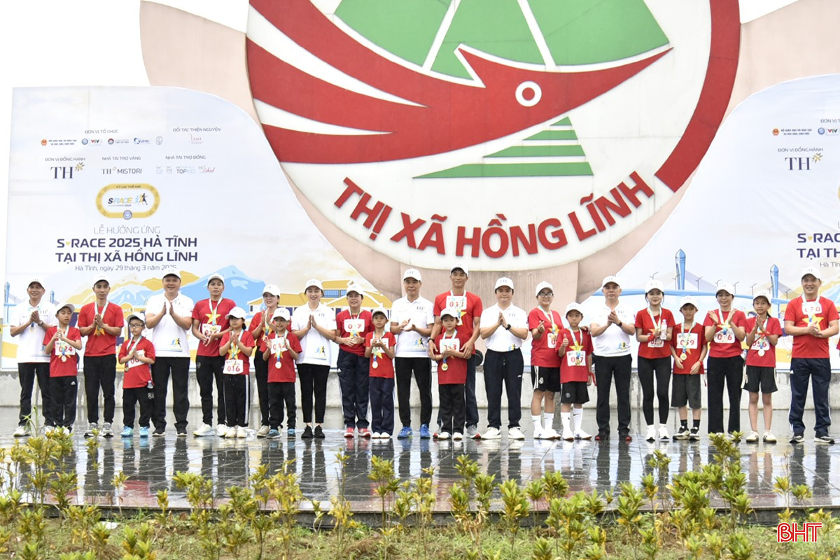 Kết thúc giải, Ban tổ chức trao 40 huy chương cho các VĐV đạt thành tích cao nhất ở nội dung S-Race Family và S-Race School.