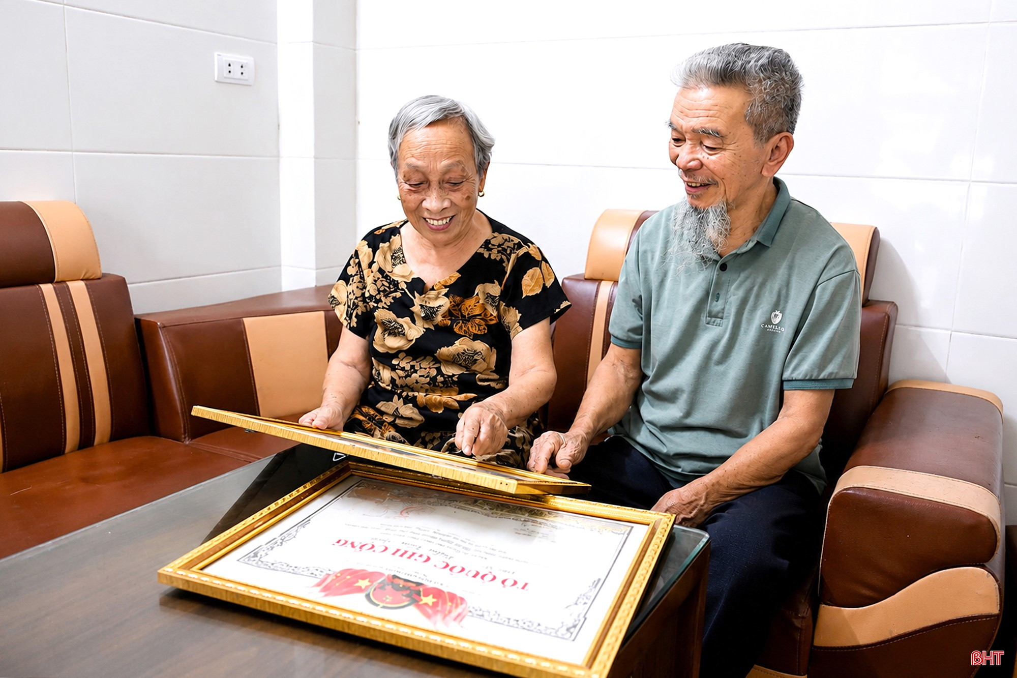 bqbht_br_dt-vo-chong-ong-tran-van-tung.jpg