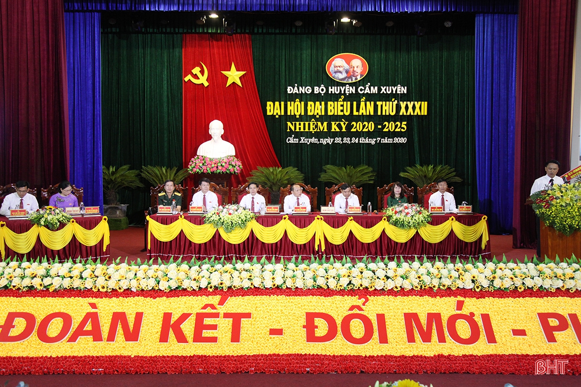 Đại hội Đại biểu Đảng bộ huyện Cẩm Xuyên bầu 37 đồng chí vào Ban Chấp hành nhiệm kỳ 2020 - 2025