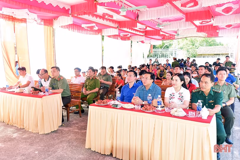 Hơn 400 triệu đồng từ chương trình “Hành trình về quê hương cách mạng” đến với Hà Tĩnh