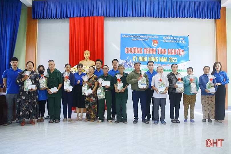 Nhiều hoạt động thiện nguyện ý nghĩa của tuổi trẻ Khối CCQ&DN Hà Tĩnh 