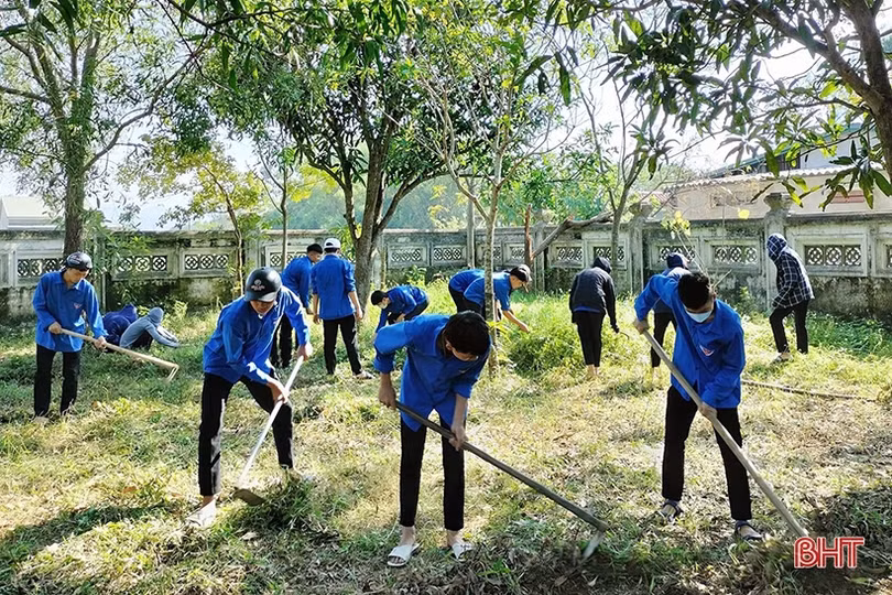 Hà Tĩnh quan tâm tạo nguồn phát triển đảng từ học sinh trung học phổ thông