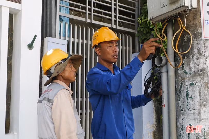 Phường trung tâm TP Hà Tĩnh tiên phong dọn “rác trên không”
