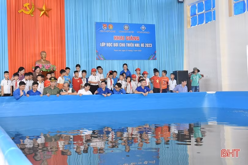 Hơn 400 triệu đồng từ chương trình “Hành trình về quê hương cách mạng” đến với Hà Tĩnh