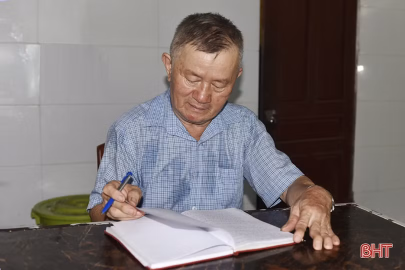 Bí thư chi bộ gương mẫu xây dựng tổ dân phố văn minh