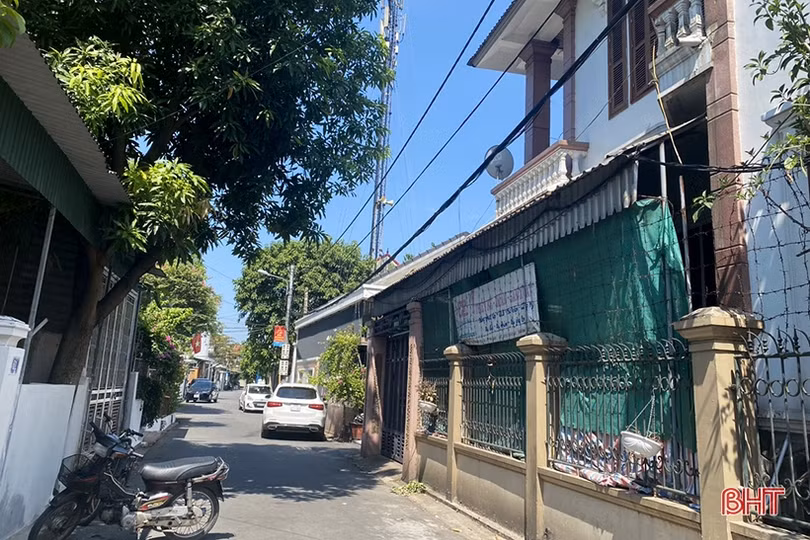 Phường trung tâm TP Hà Tĩnh tiên phong dọn “rác trên không”