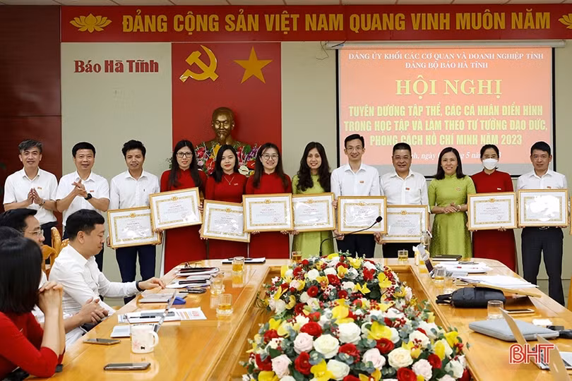 Hiệu quả phong trào thi đua trong khối các cơ quan Đảng