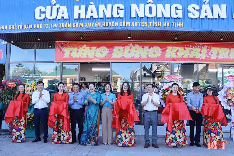 Khai trương cửa hàng nông sản an toàn ở Cẩm Xuyên