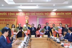 Công bố các quyết định của Đảng ủy UBND tỉnh, Chủ tịch UBND tỉnh về tổ chức bộ máy, công tác cán bộ 