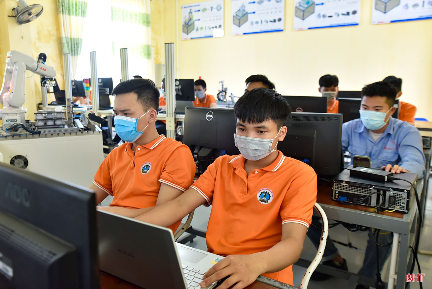Lao động - việc làm ở Hà Tĩnh, cơ hội lớn rộng mở (bài 3): Làm gì để giữ chân lao động?